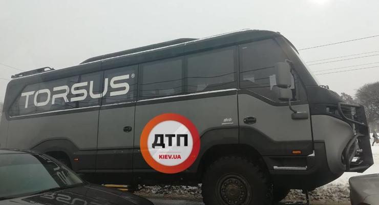 В Киеве засняли первый в мире автобус-внедорожник Torsus Praetorian