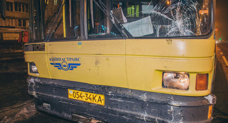 В Киеве автобус влетел в маршрутку: Есть пострадавшие