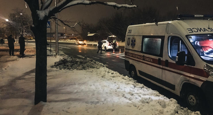 В Киеве на улице Радужной Subaru сбил пешехода на "зебре"