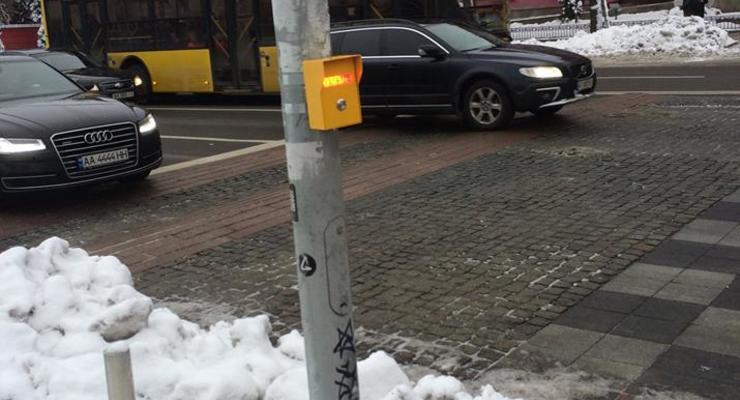 В Киеве появились новые экспериментальные светофоры