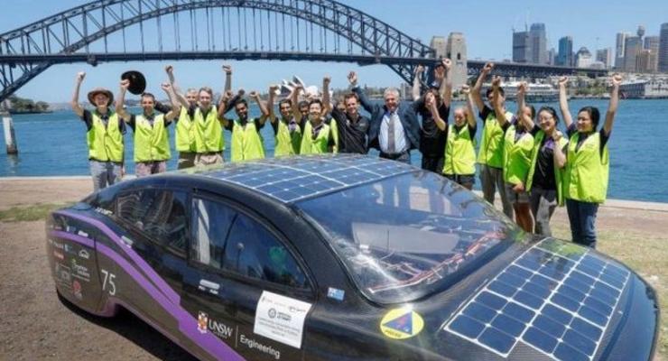 Рекордно экономное авто собрали из солнечных батарей - фото