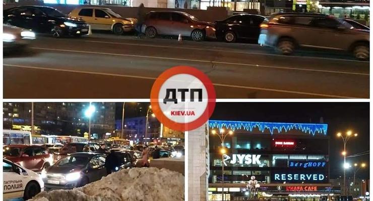Автопаровоз в Киеве: Возле ТЦ Украина столкнулись 4 авто