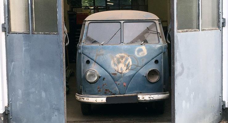 Найден легендарный минивэн Volkswagen T1 1953 года с полицейским радаром