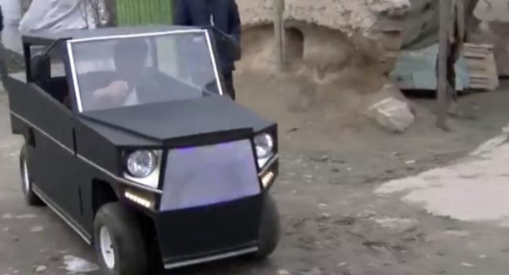 "Как детский рисунок": Первое таджикское авто удивило своим дизайном