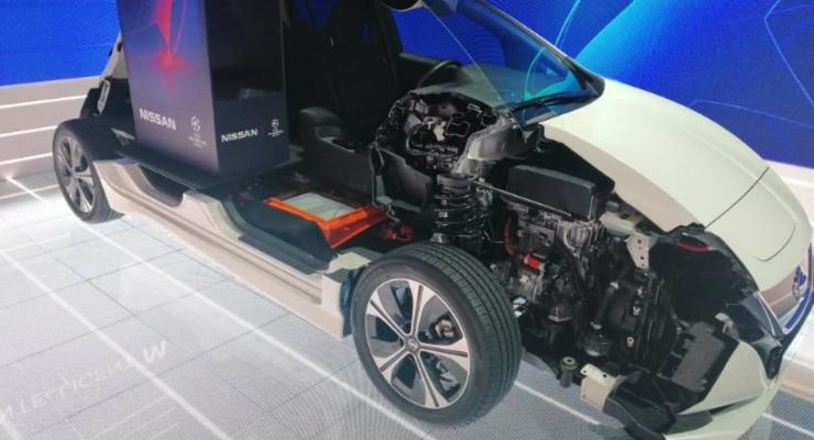На Женевском автосалоне разрезали Nissan Leaf - что внутри электрокара