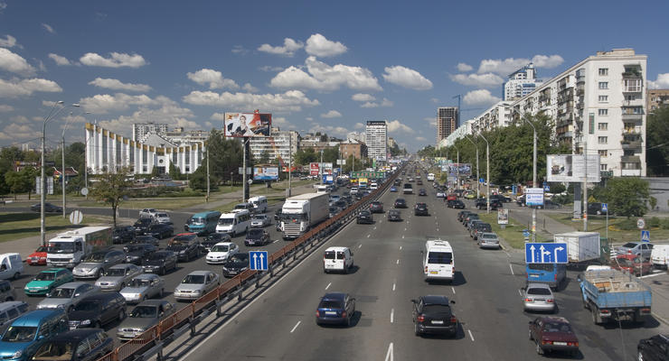 В Киеве повысили максимальную скорость на некоторых дорогах - список улиц