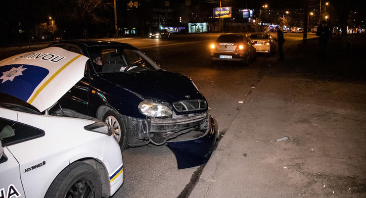 В Киеве из-за столкновения Toyota и Daewoo останавливалось движение троллейбусов