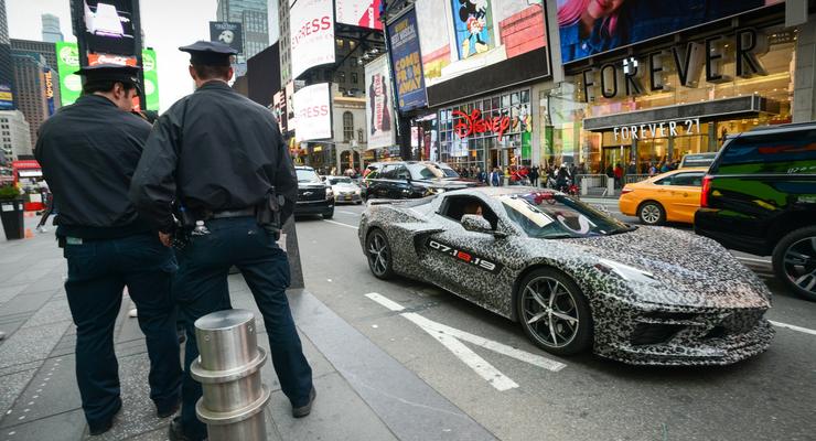 За 3 месяца до презентации!: Новейший Chevrolet Corvette засняли в центре Нью-Йорка