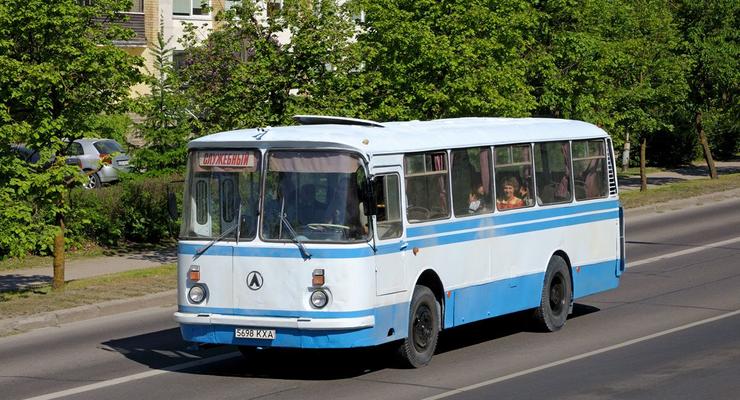 Старенькие украинские автобусы в Литве - новые фото со съемок сериала "Чернобыль"