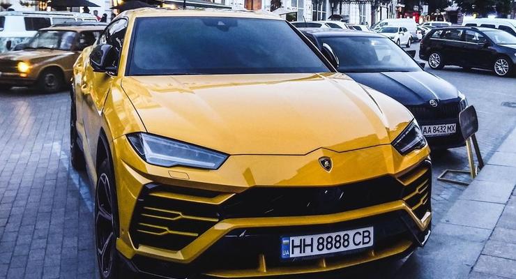В Одессе засняли "юбилейный" кроссовер Lamborghini Urus
