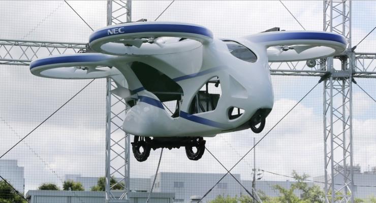 В Японии представили прототип летающего автомобиля - Видео