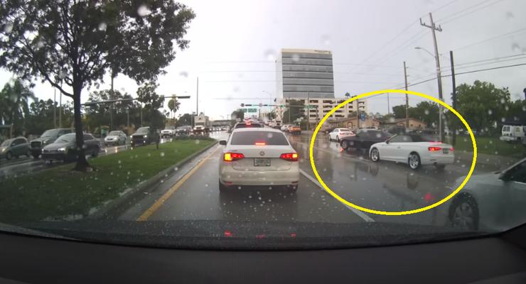 Почему лучше не переезжать в другой ряд на светофоре - наглядный видеопример