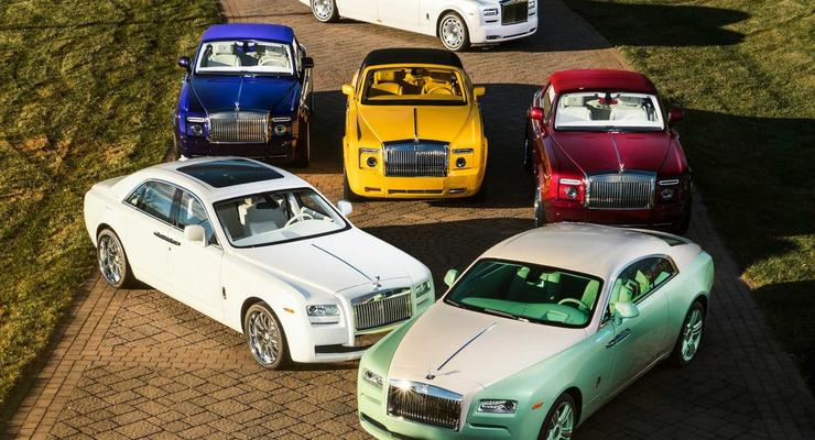Богатый фанат собрал коллекцию Rolls-Royce самых уникальных цветов