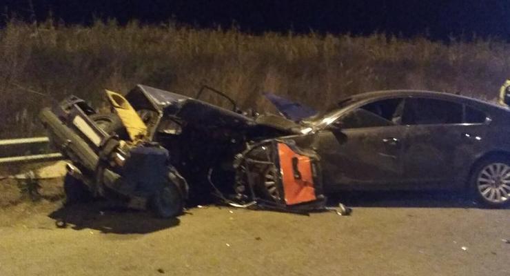 На трассе Киев-Чоп Opel жестко протаранил ВАЗ - четверо погибших