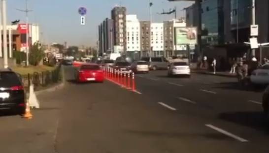 Насколько эффективны делинеаторы возле вокзала в Киеве - видео