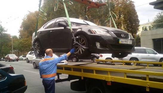 Сколько водителей получили штрафы за неправильную парковку в Киеве - статистика