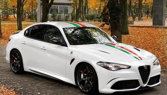 В Днепре засняли редчайший Alfa Romeo с мотором Ferrari