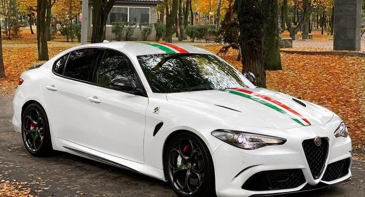 В Днепре засняли редчайший Alfa Romeo с мотором Ferrari