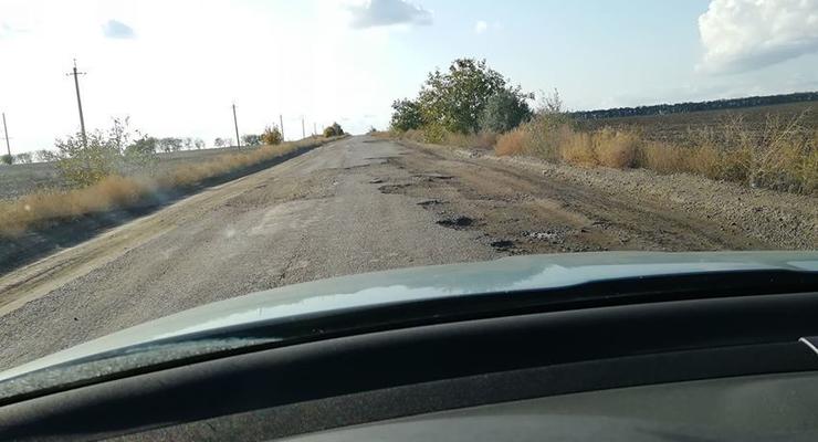 "Можно утопить авто": Опубликованы фото уничтоженной дороги в Одессу