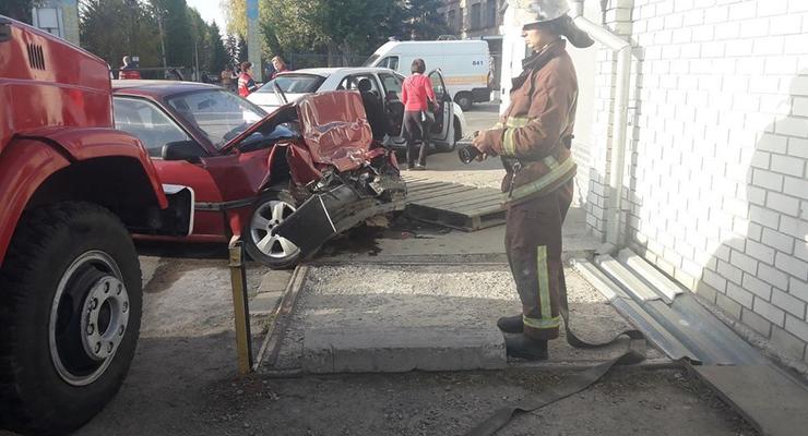Под Киевом водитель умер за рулем и устроил жесткое ДТП
