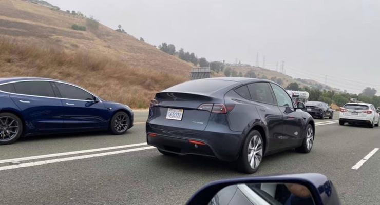 Новый автомобиль Tesla засняли за 4 месяца до премьеры