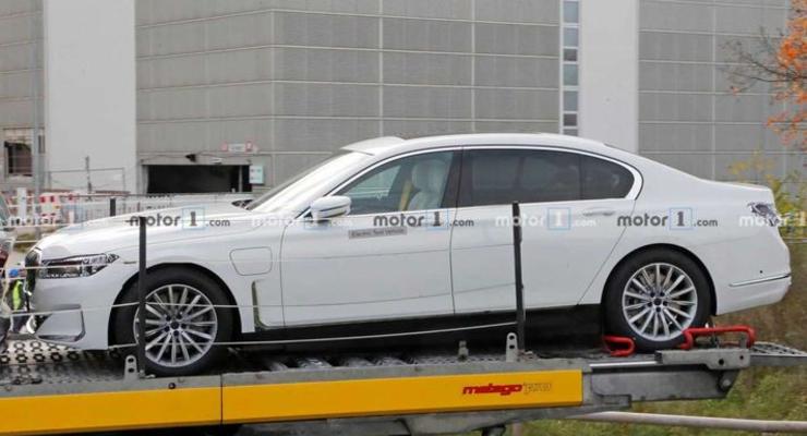 Гроза Tesla Model S от BMW показалась на живых фото