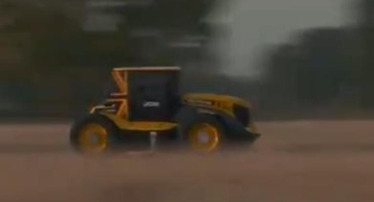 Британский гонщик разогнал трактор до рекордной скорости - видео
