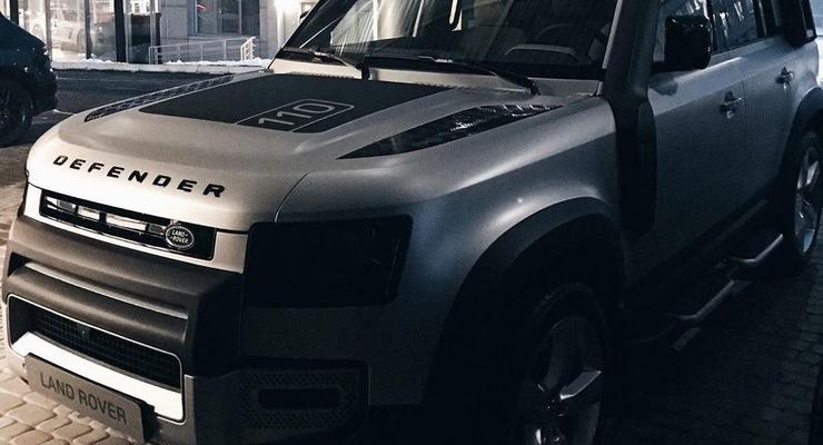 Во Львове засветился новейший Land Rover Defender 2020