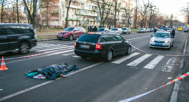 На Лесной в Киеве Skoda сбила насмерть пешехода задним ходом