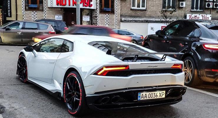 В Киеве засветился крутой тюнингованный суперкар Lamborghini