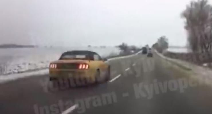 Опубликовано видео бессмысленной аварии с Mustang под Киевом