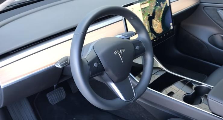 Новый взгляд на руль: Компания Tesla запатентовала интересную разработку
