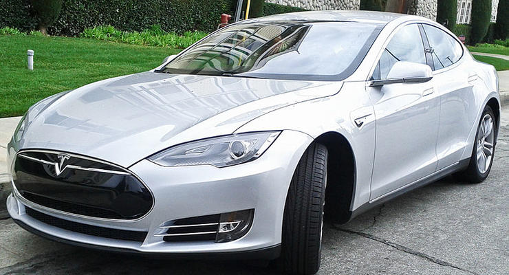 Илон Маск "растянул" запас хода Tesla Model S с помощью обновления прошивки