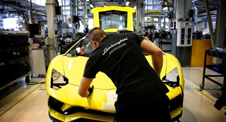 Производство Lamborghini на фабрике в северной Италии остановлено