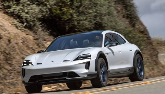 Вирус вирусом, а отчет по расписанию: Porsche анонсировал две электрические новинки