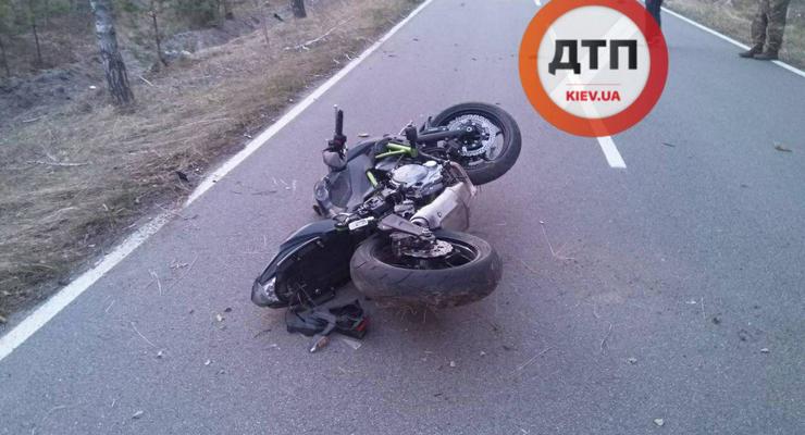 В пригороде Киева погиб мотоциклист и его пассажирка