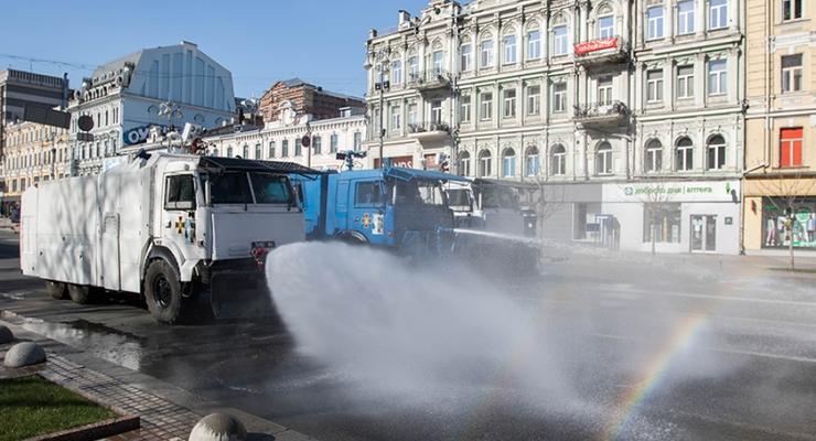 Гвардейцы будут дезинфицировать улицы Киева при помощи спецтехники