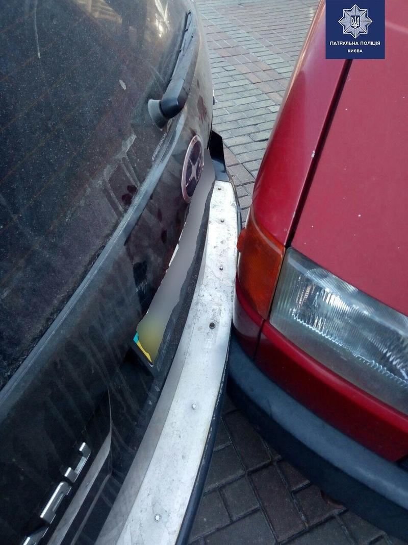 В Киеве пьяный водитель разгромил три автомобиля / kyivpatrol