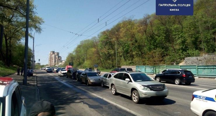 В Киеве столкнулись сразу семь автомобилей