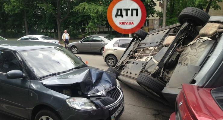 В ДТП Киева участились случаи опрокидывания машин: Сводка за 20 мая