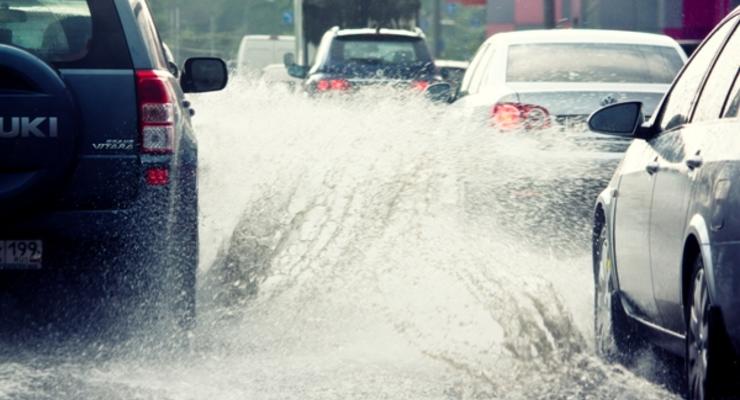 Безопасное вождение в дождь: ТОП-15 важных секретов