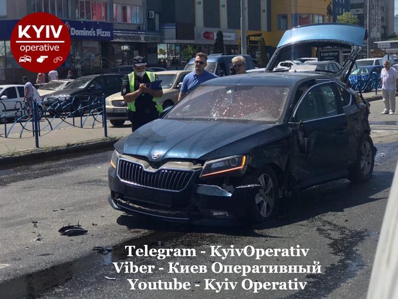 В Киеве Smart врезался в Range Rover: Сводка за 11 июня / dtp.kiev