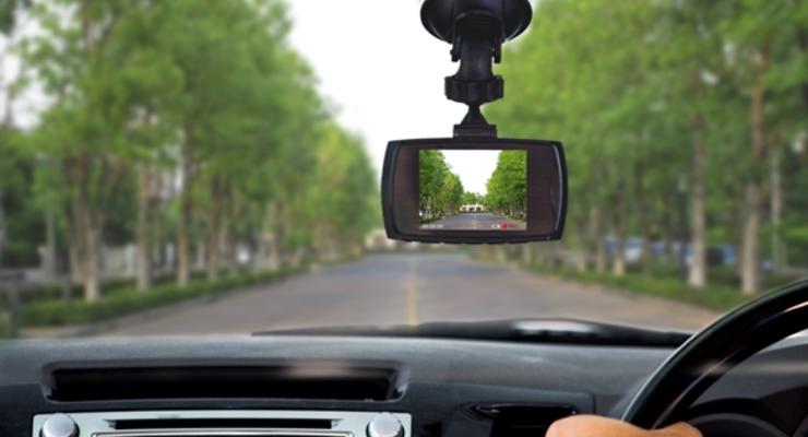 Как выбрать видеорегистратор для авто: Дельные советы