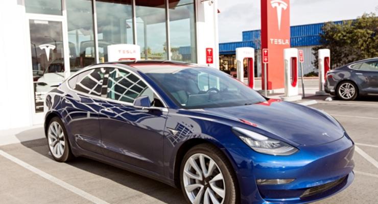 Немец купил 28 Tesla вместо одной: Вышло не бюджетно