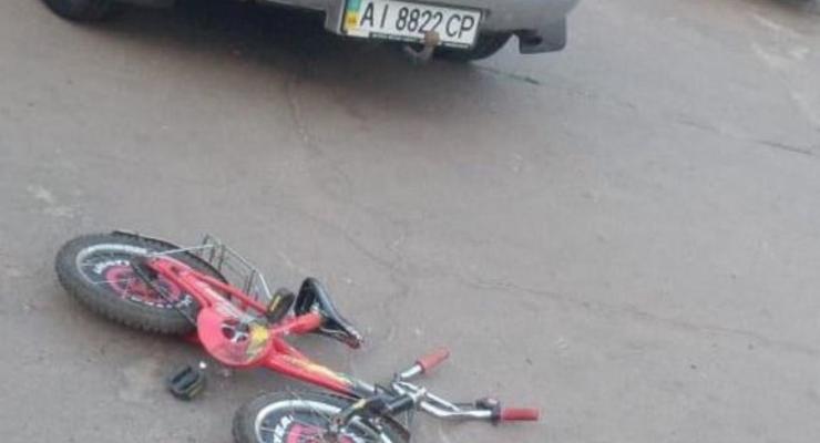 На Киевщине пострадал малыш, а в столице авто врезались в опоры: Сводка