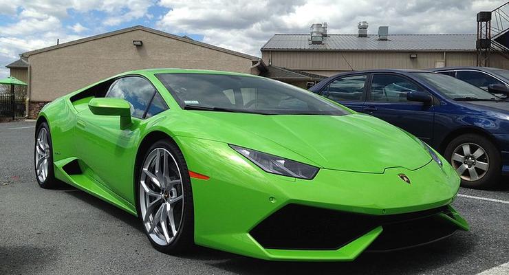 В США аферист купил Lamborghini на средства из фонда Covid и попал в ДТП