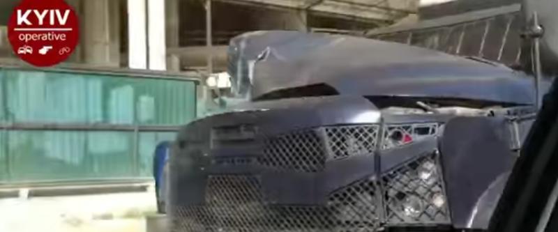 Бронеавтомобиль украинских спецслужб попал в ДТП: видео / Скриншот/Киев Оперативный