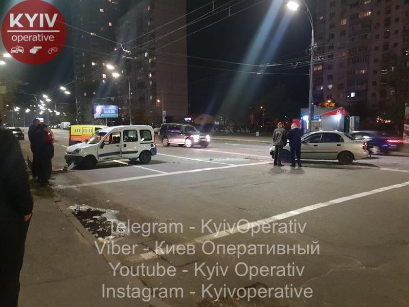 Сбитые пешеходы и лобовое столкновение: подборка ДТП за прошедшие сутки / Киев Оперативный
