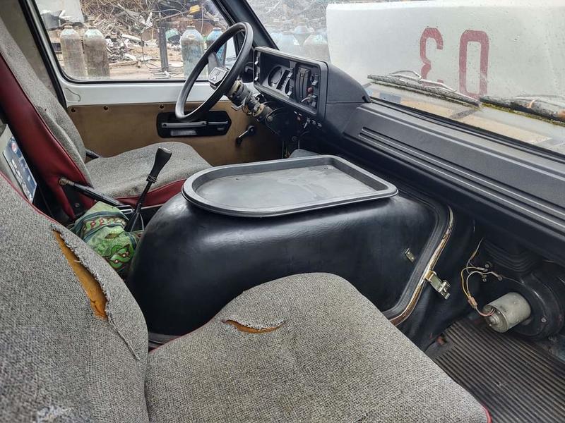 В Киеве обнаружили два раритетных автомобиля скорой помощи: фото / Old Car Service