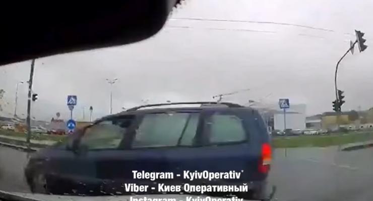 За секунду до: подборка серьезных нарушений ПДД на дорогах Киева